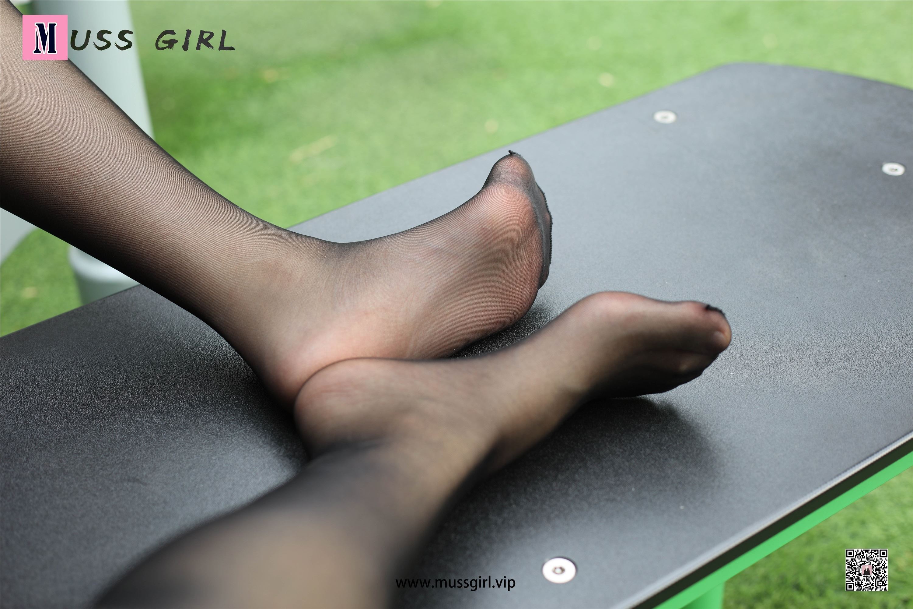 MussGirl慕丝女郎  NO.216 草地JK制服黑丝4